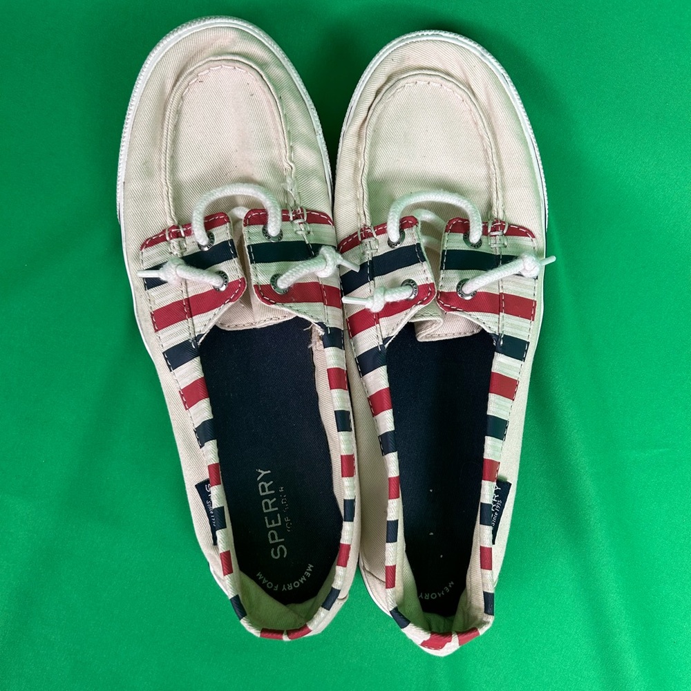 EUC Sperry Women’s White Boat Shoes with Blue and Red Trim. Size 9.5 - Picture 2 of 7